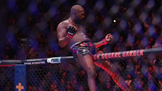 Rekor Gila Jon Jones yang Putuskan Pensiun dari UFC Juara dunia kelas berat UFC Jon Jones memutuskan pensiun. Ia meninggalkan catatan-catatan luar biasa dalam kariernya.