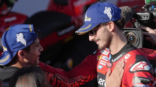 Francesco Bagnaia menjelaskan faktor krusial yang bisa membuat Jorge Martin merebut gelar MotoGP dari dirinya.