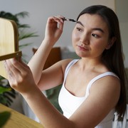 BeauPicks: 7 Rekomendasi Pensil Alis Lokal yang Bagus dan Tahan Lama, Harga di Bawah Rp50 Ribu!