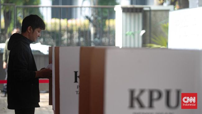 Bagi masyarakat yang belum dapat undangan nyoblos Pilkada 2024 tidak perlu khawatir, simak langkahnya berikut dan cara pemberian suara.