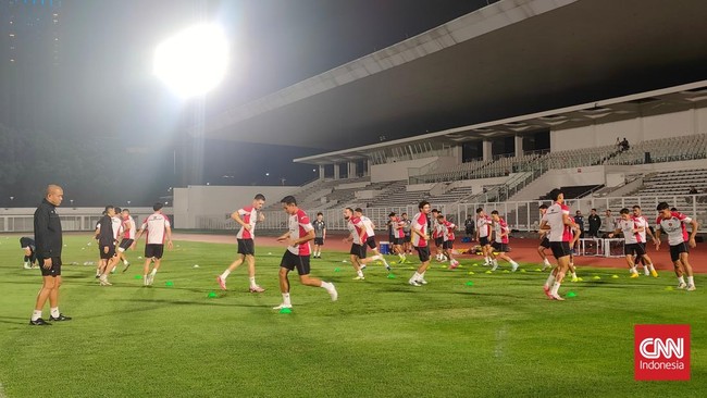 Bek Timnas Indonesia Kevin Diks Bakarbessy absen dalam latihan Timnas Indonesia pada Minggu (17/11) malam.