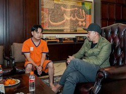 Potret Ivan Sugiamto Paksa Siswa Menggonggong, Kini Berbaju Tahanan