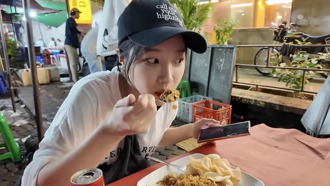 Makan Banyak tapi Tetap Kurus, Dokter Bongkar Rahasia YouTuber Mukbang Tzuyang