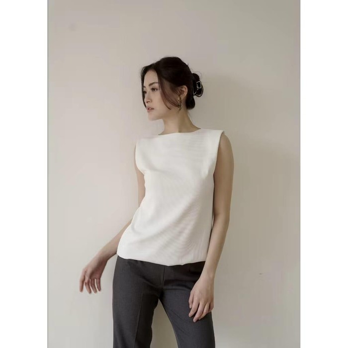 Amygo Store Jade Sleeveless Mock Neck Top