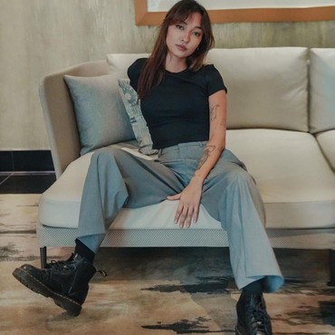 Agama Carissa Perusset 'Istri Muda' Anjasmara yang Lagi Jadi Sorotan