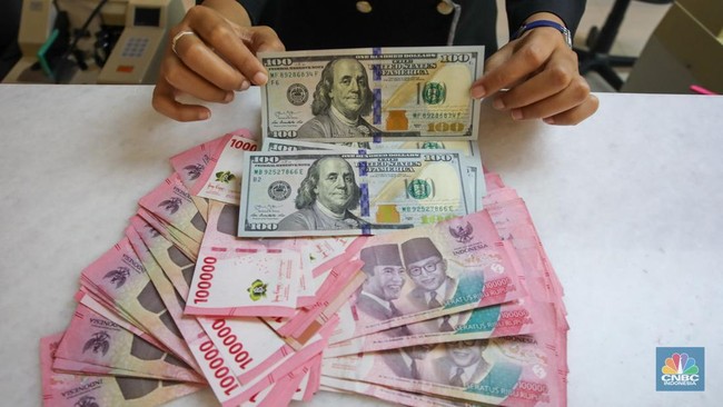 Rupiah Terkoreksi Pagi Ini, Dolar AS Kembali ke Rp17.950