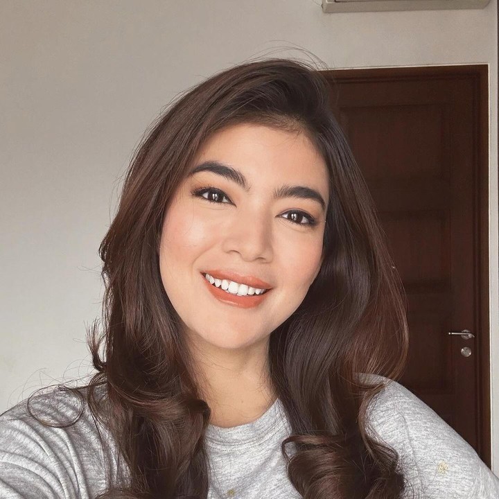 <p>Bunda yang sering menonton sinetron di TV pasti sudah kenal dengan sosok Raya Kohandi, ya? Raya merupakan salah satu artis yang sering mendapat peran antagonis. (Foto: Instagram: @rayakohandi244)</p>