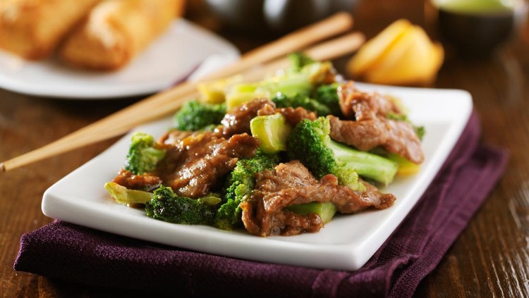tumis brokoli daging asap tumis brokoli daging asap