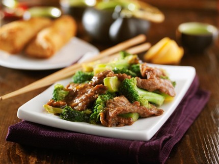 7 Resep Makanan yang Mengandung Vitamin K Tinggi, Jaga Kesehatan Tulang & Gigi