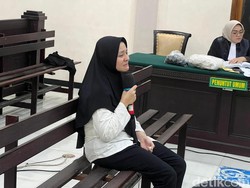 Diperiksa Hakim, Polwan Bakar Suami di Mojokerto Nangis Sepanjang Sidang
