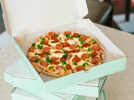 Habiskan Rp237 Juta untuk Makanan, Pasangan Pengantin Kecewa Tamu Justru Pesan Pizza