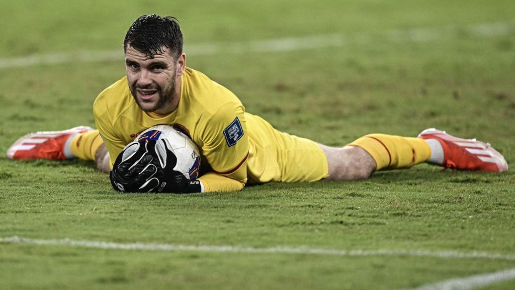 Sejarah Baru Lahir Jika Maarten Paes Resmi Gabung Ajax