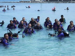 Pimpin Transplantasi Terumbu Karang, Kabaharkam Ajak Jaga Ekosistem Laut