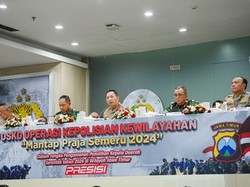 Kapolri Tinjau Command Center Polda Jatim, Terima Laporan Operasi Mantap Praja