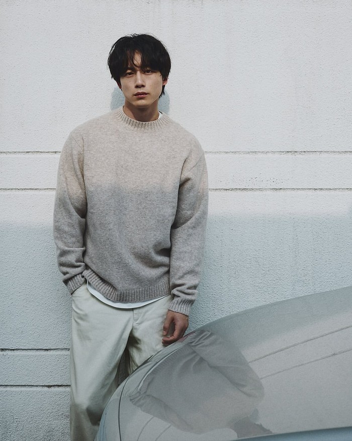 Koleksi ini sendiri terdiri dari DOWN seperti jaket parka, KNIT, FLEECE, dan COAT. Foto-foto pemotretan Uniqlo Korea bersama Kentaro Sakaguchi lainnya bisa kamu lihat di akun Instagram maupun website resmi Uniqlo Korea, ya!/ Foto: instagram.com/uniqlokr