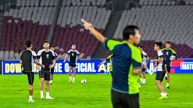 Timnas Indonesia akan menghadapi Arab Saudi pada matchday keenam Grup C babak ketiga Kualifikasi Piala Dunia 2026. Berikut prediksi Indonesia vs Arab Saudi.