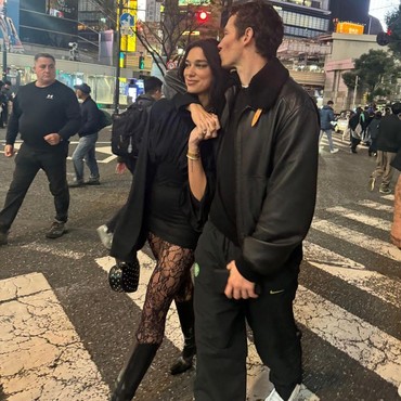 Profil Callum Turner, Pacar Dua Lipa yang Temani Konser ke Jepang