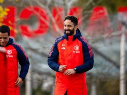 Gary Neville: Amorim di MU Cuma Jago Saat Konferensi Pers