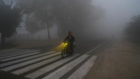 FOTO: Polusi Udara Makin Buruk, Sekolah di India Ditutup