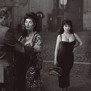 SKIMS x Dolce & Gabbana, Kolaborasi Berani yang Memadukan Kenyamanan dan Kemewahan