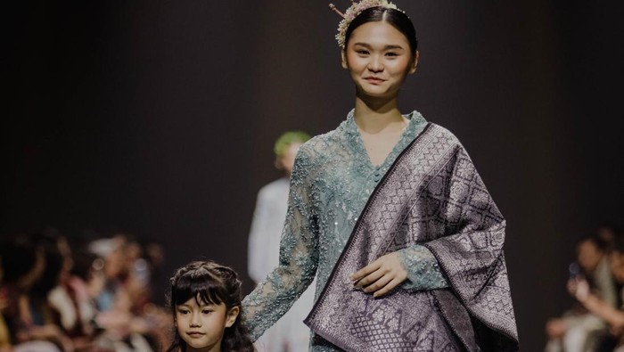 Svarna by IKAT Indonesia