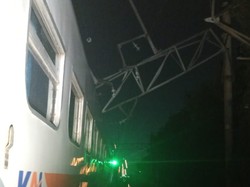 Tiang LLA Miring Bikin KA Gumarang Tersangkut Diduga Akibat Pencurian Kabel