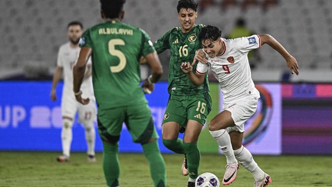 Tingkah tengil Ali Al Bulayhi tak tampak dalam laga Timnas Indonesia vs Arab Saudi. Pemain senior Green Falcons itu tak kuasa meredam Skuad Garuda.