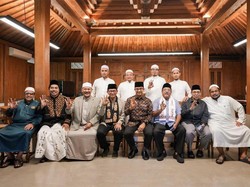 Momen Anies Kembali Bertemu Pramono-Rano, Kini Berpose 3 Jari