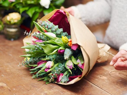 10 Cara Membuat Buket untuk Hari Guru yang Mudah dan Simpel, dari Alat Tulis Hingga Kerudung