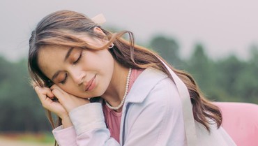 img-title Chintya Gabriella Comeback dengan Karya yang Inspiratif