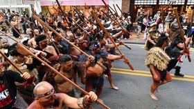 FOTO: Suku Maori 'Turun Gunung' Protes RUU ke Parlemen Selandia Baru