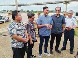Tongkang Batu Bara Tabrak Lagi Jembatan Aurduri 1, Dewan: Setop Jalur Sungai