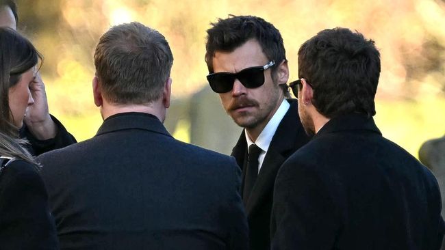 Harry Styles mengungkapkan duka mendalam yang ia rasakan atas kematian mantan rekan satu grupnya di One Direction, Liam Payne, pada Oktober 2024.