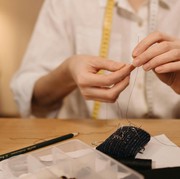 Go Green! Sederet Brand Fashion Kenamaan Sediakan Repair Service, Apa Saja?