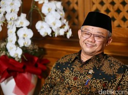 Video: Mendikdasmen Bantah Bakal Naikkan Gaji Guru Honorer