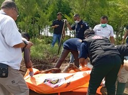 Mayat Pria Telanjang Ditemukan di Pinggir Sungai Blukar Kendal