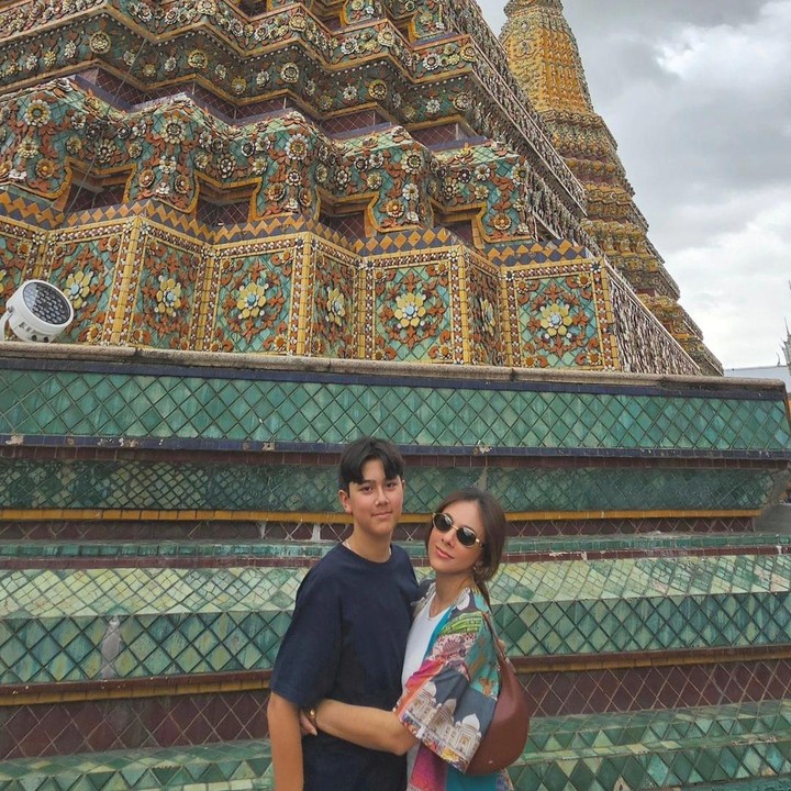 <p>Banyak netizen yang turut mengucapkan selamat ulang tahun kepada Alric, Bunda. Tidak sedikit pula yang salah fokus dengan ketampanan anak remaja ini. (Foto: Instagram: @wulanguritno)</p>