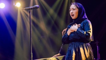 img-title Profil dan Agama Bernadya Penyanyi Indie yang Pakai Hijab Saat Manggung di Aceh