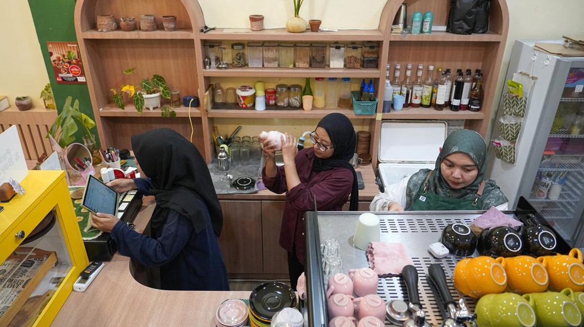 FOTO: Melihat Satu-satunya Kafe yang Dikelola Perempuan di Banda Aceh