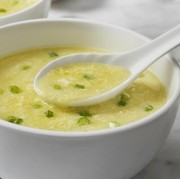 Cuma 10 Menit! Ini Resep Sup Tahu Telur untuk Menu Makan Malam yang Hangat dan Rendah Kalori