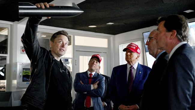 Donald Trump resmi dilantik sebagai Presiden AS ke-47 pada Senin (20/1), menandai awal periode keduanya di Gedung Putih. Siapa saja menteri di kabinetnya?