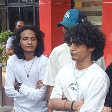 DItuding Nikita Mirzani Gelapkan Uang Anaknya, Kakak Vadel Badjideh Bungkam