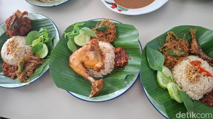 Warungna Tehtata: Nasi Liwet Ngeunah hingga Siomay Ikan buatan Tata Janeta