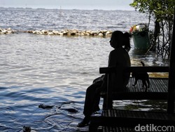 Pemprov DKI Siapkan Bendung Karet Antisipasi Banjir Rob Akibat Worm Moon