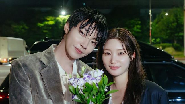 5 Potret Kedekatan Jung Chaeyeon dan Hwang In Youp di BTS Drama Korea Family By Choice