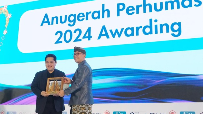 Ketua Umum PSSI Erick Thohir mengatakan, bahwa olahraga yaitu salah satunya adalah sepakbola bisa menaikkan nation branding Indonesia di mata dunia.