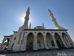 Video: Masjid Biru Dubai yang Memadukan Seni Andalusia dan Turki