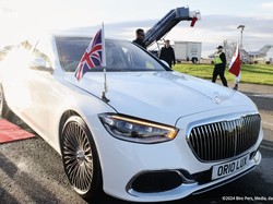 Prabowo Tiba di London, Dijemput Mobil Mewah Ini Lagi