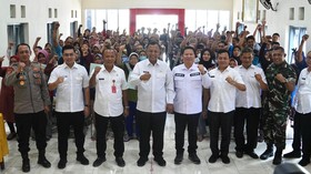 Pemkab Kediri Bagikan Ratusan PTSL di Desa Sambiresik dan Nambaan