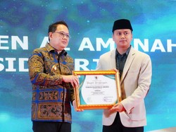 Pemkab Sidoarjo Raih Penghargaan Bebas dari BAB dari Pemprov Jatim